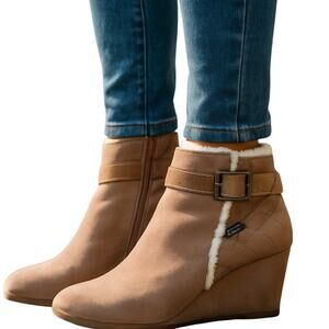 Alexis Bendel 8 Brown Women's Chelsea Ankle Boots  Wedge 3 Inch High Heel Shoe